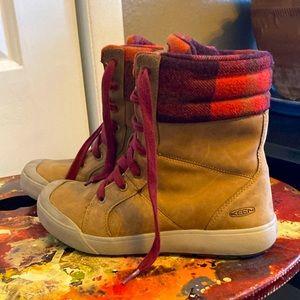 Insulated Keen boots